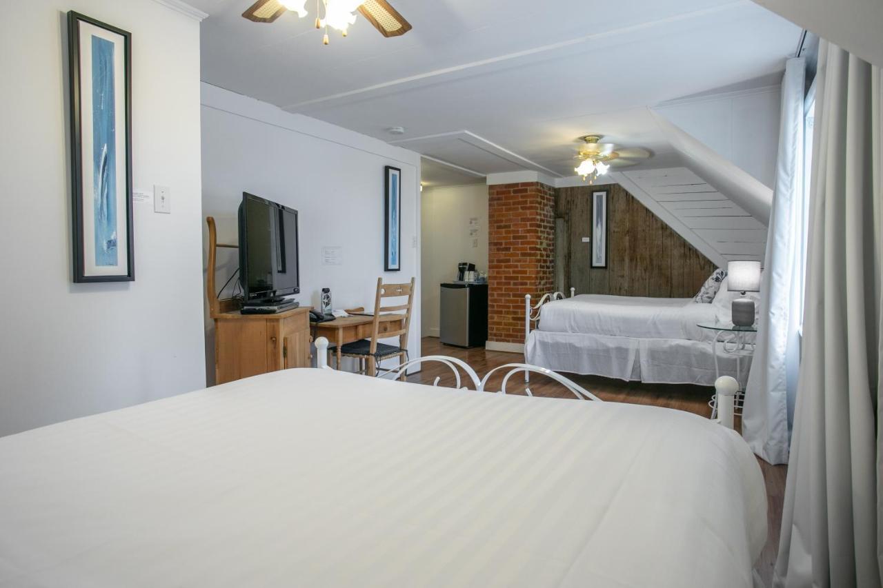 Seigneurie Des Monts Inn